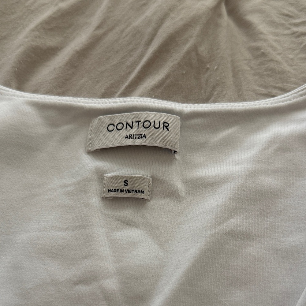 Aritzia Contour White V-Neck Long Sleeve Bodysuit - Picture 2 of 2